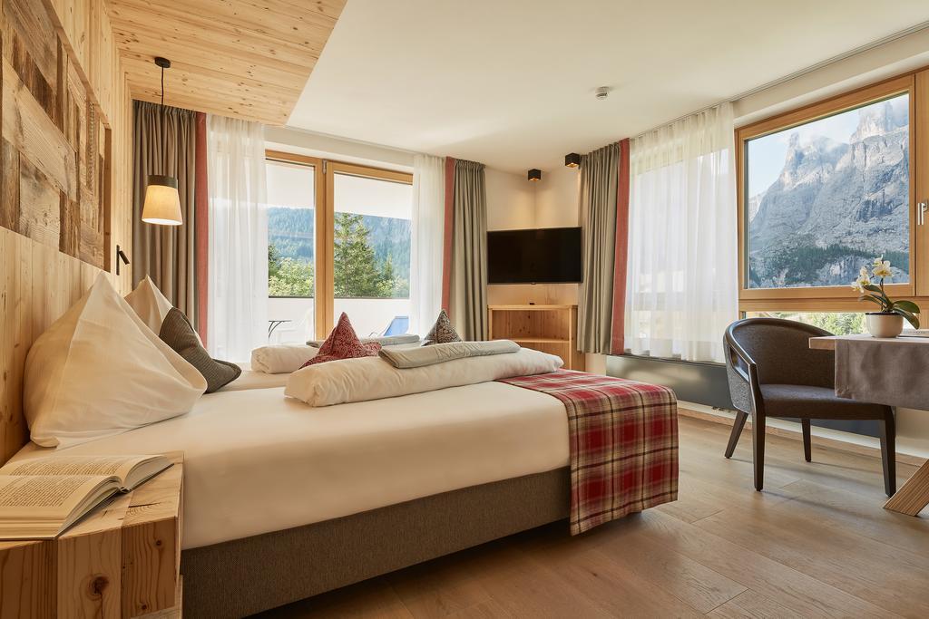 Mountain Hotel Mezdi Colfosco Exteriör bild